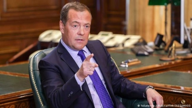    Medvedev yenə nüvə silahı ilə təhdid etdi   