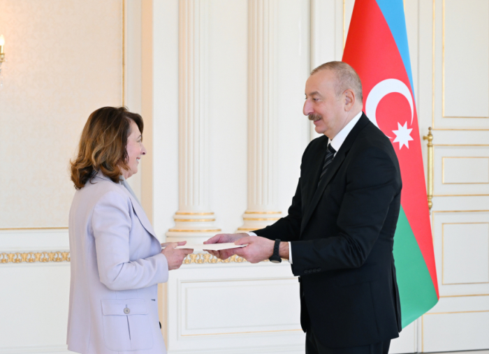   Le président Ilham Aliyev reçoit les lettres de créance de la nouvelle ambassadrice d’Espagne en Azerbaïdjan  