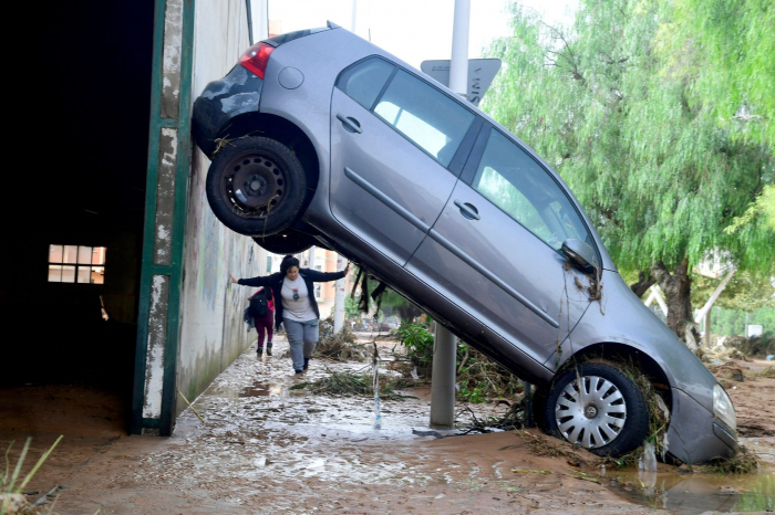   Why Spain’s floods were so deadly -   iWONDER    