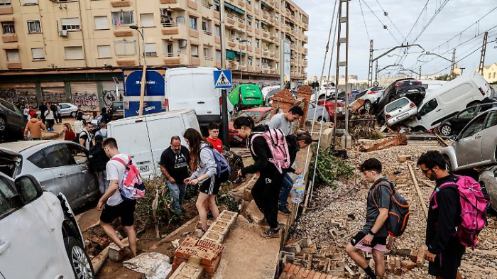   Zahl der Todesopfer in Spanien steigt auf über 200  