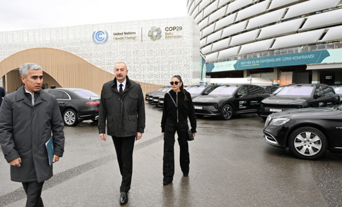  Ilham Aliyev inspecte l’avancement des préparatifs de la COP29 au Stade olympique 