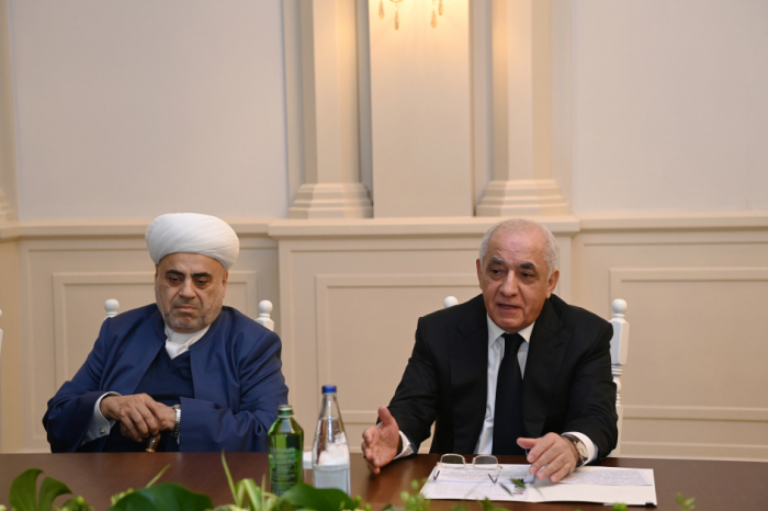 Azerbaijani PM holds meetings with participants of Global Summit of Religious Leaders in Baku