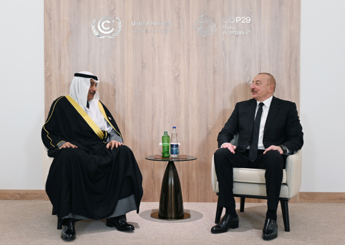   Präsident Ilham Aliyev trifft sich mit dem Kronprinzen von Kuwait  