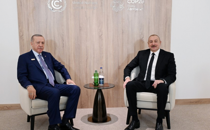   Ilham Aliyev traf sich mit dem Präsidenten der Türkei  