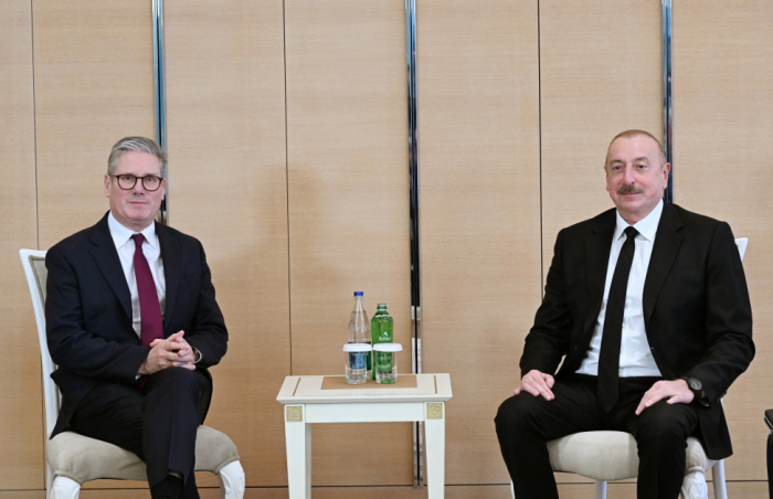   Le président Ilham Aliyev rencontre le Premier ministre britannique Keir Starmer  