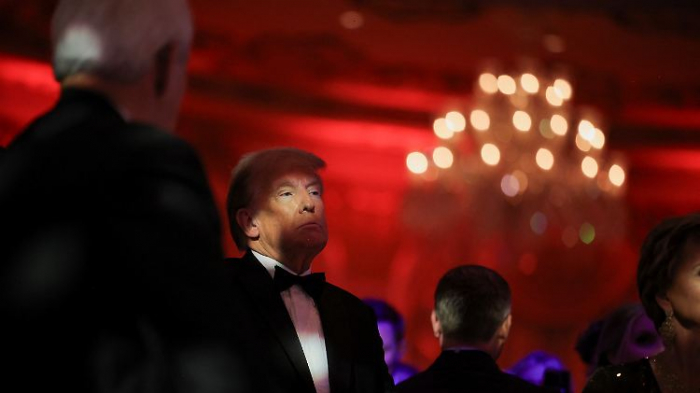   Trump feiert rauschende Siegesgala in Mar-a-Lago  