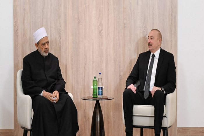  Ilham Aliyev expresó sus condolencias a Al-Azhar Sheikh 