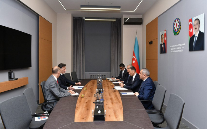 Azerbaijan, International Road Transport Union discuss Middle Corridor development