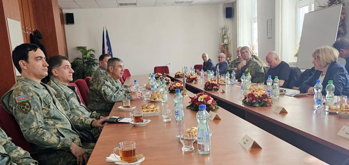 Azerbaijani defense minister visits Military Institute in Slovakia