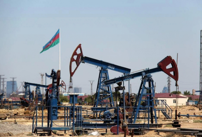 Azerbaijani oil price decreases