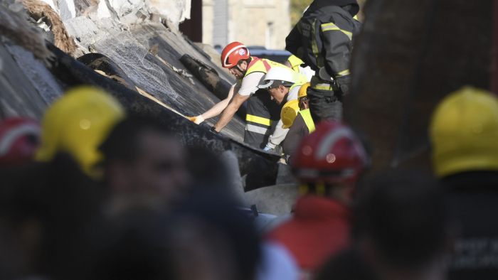   Varios muertos por el derrumbe de una marquesina en una estación de tren en Serbia  