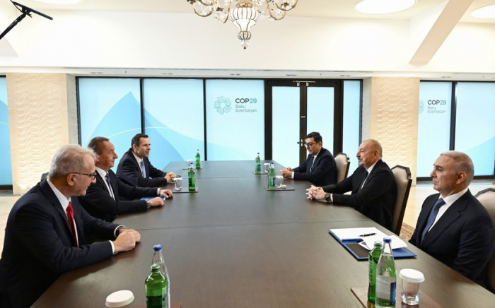   Presidente Ilham Aliyev se reúne con los presidentes de las Federaciones Internacionales de Canoa, Remo y Dragon Boat  