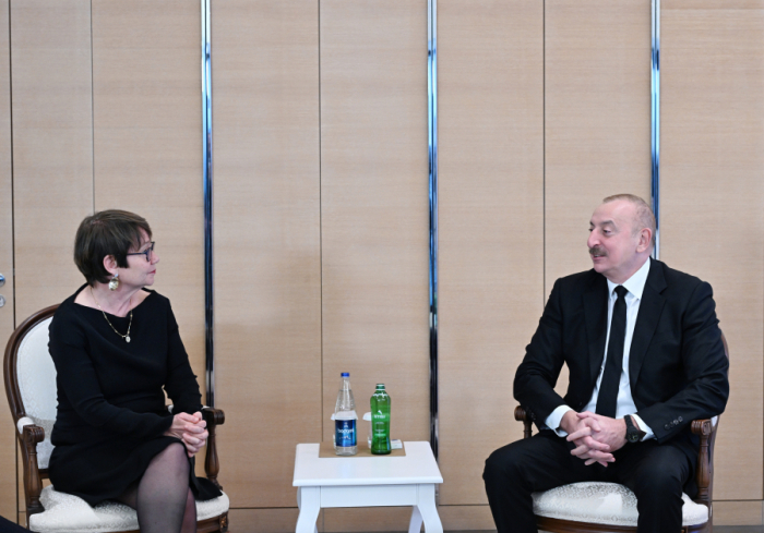  Presidente Ilham Aliyev se reúne con la presidenta del BERD 