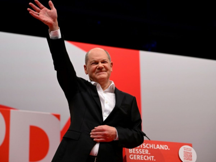 Allemagne: Olaf Scholz se lance dans la course à un nouveau mandat