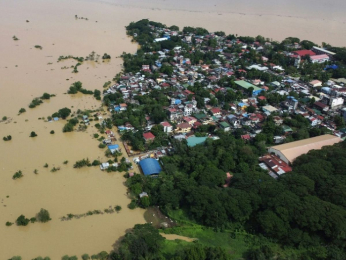 Philippines : des milliers de maisons inondées dans les crues liées au typhon Man-yi