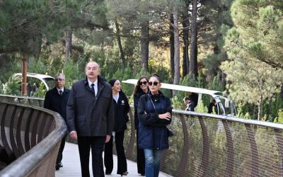  Ilham Aliyev participó en la inauguración del Jardín Botánico Central 