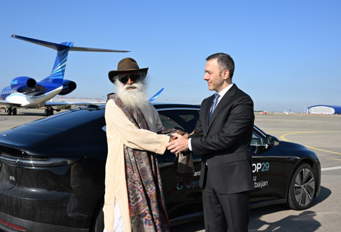   COP29  | El famoso yogui llegó a Azerbaiyán 