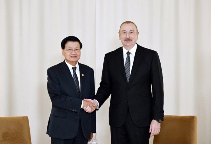 Le président Ilham Aliyev félicite son homologue laotien à l