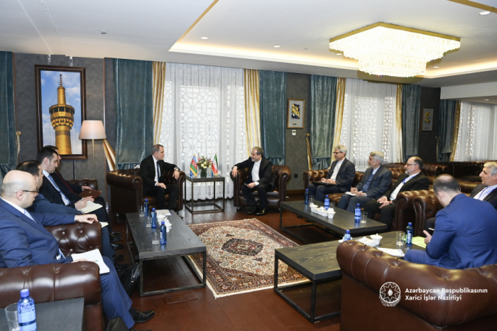 Azerbaijani, Iranian FMs discuss regional security