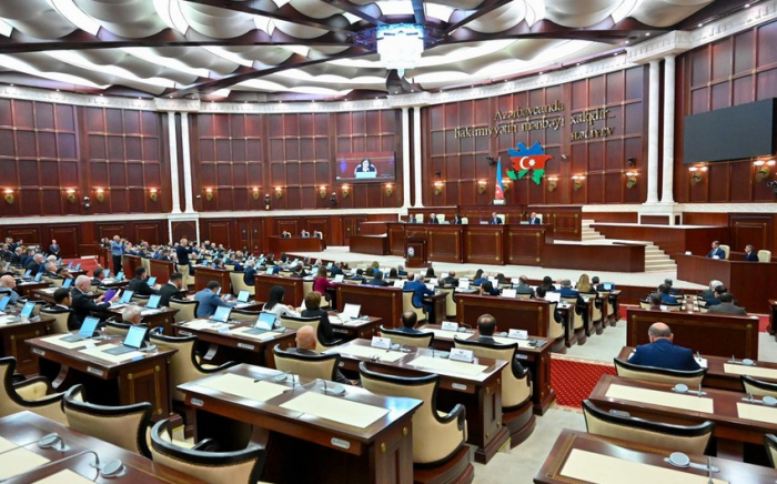 Azerbaijani Parliament approves amendments to Migration Code