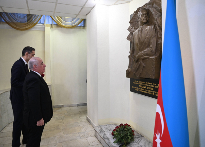 Ali Asadov conmemoró a Heydar Aliyev en Moscú 