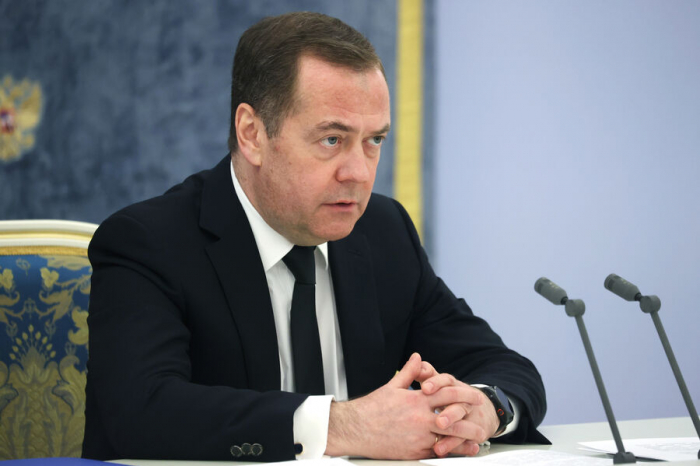    Medvedev:    "Suriyanın daxili vəziyyəti Əsəd hökumətindən asılı idi"