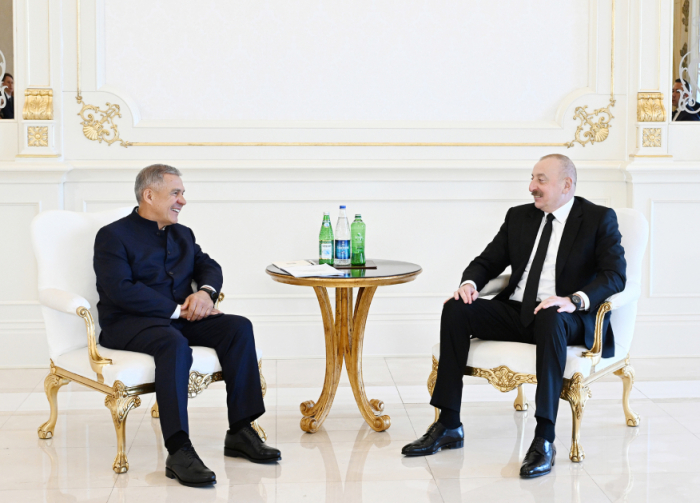   Präsident Ilham Aliyev trifft sich mit Rais von Tatarstan  