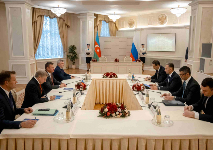 Azerbaijan, Russia sign agreement on development of transit cargo transportation