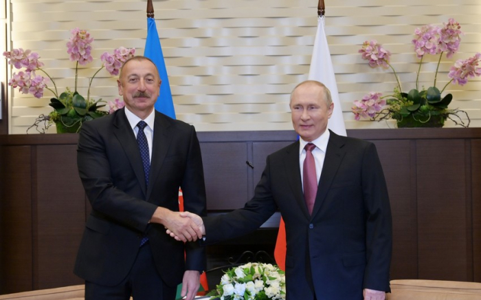  Wladimir Putin und Ilham Aliyev führen ein Telefongespräch 