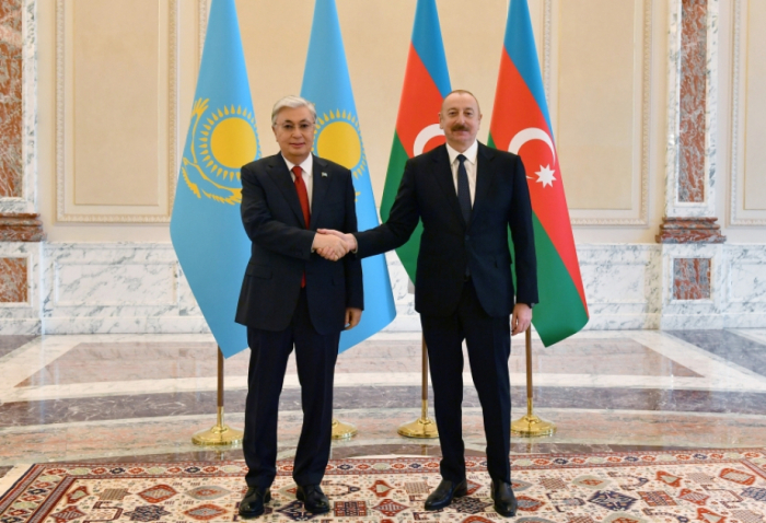   Presidents of Azerbaijan, Kazakhstan hold phone talk  