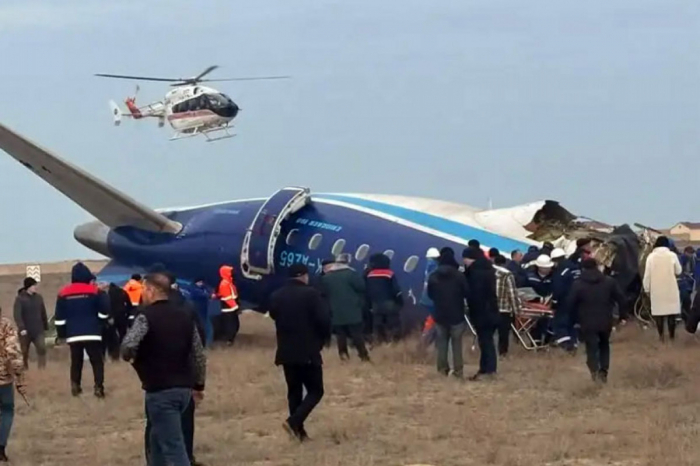  Azerbaijan Airlines plane crashes in Aktau