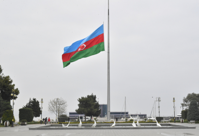   Azerbaijan observes moment of silence to honor victims of AZAL plane crash  