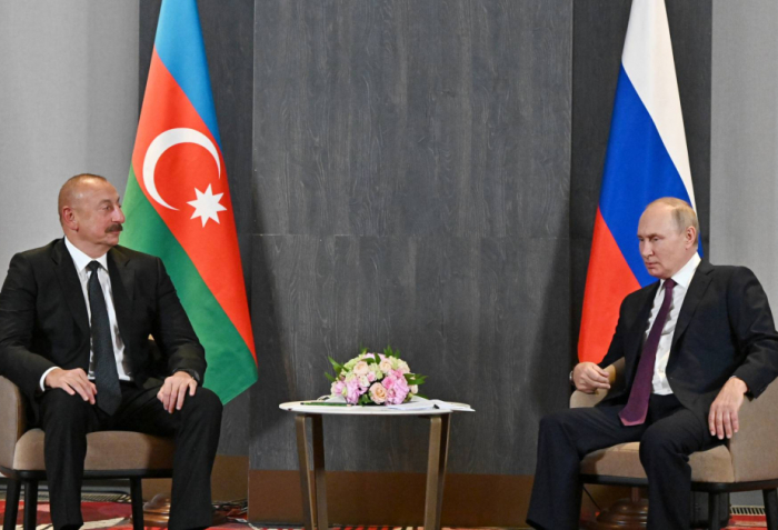   Putin telefoniert mit dem Präsidenten Ilham Aliyev  