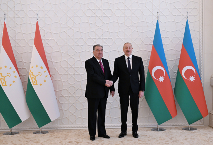  Presidents of Azerbaijan and Tajikistan hold phone talks 