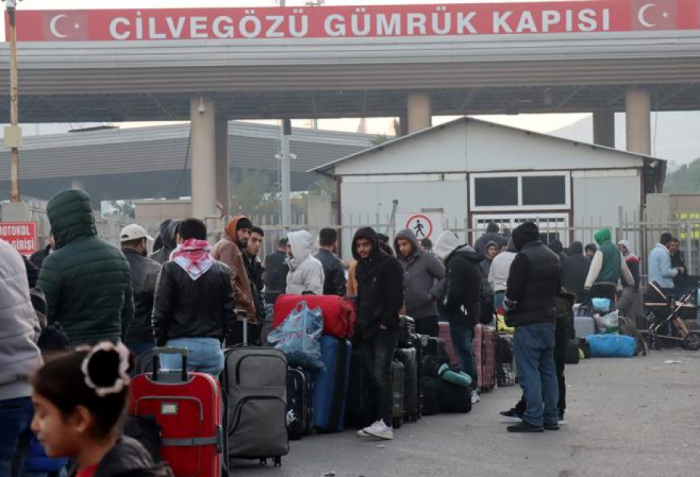 Syrians in Türkiye begin returning home after fall of Assad regime