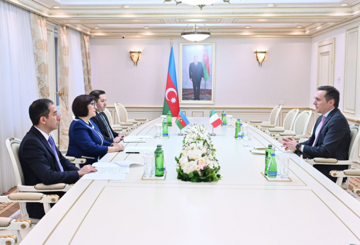 Se discuten las vías para ampliar la cooperación azerbaiyano-italiana