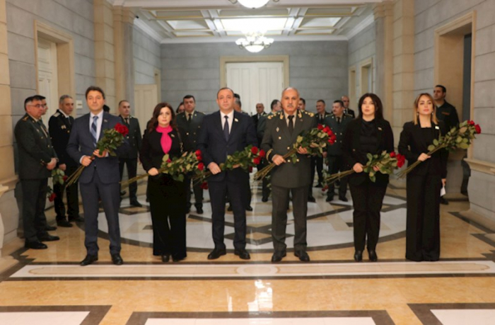    Hərbi Prokurorluqda Ulu Öndər Heydər Əliyevin vəfatının 21-ci ildönümü ilə bağlı anım mərasimi keçirilib   