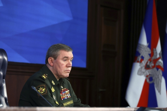       Gerasimov:    "Yaxın Şərqdə böyük müharibə riski var"   