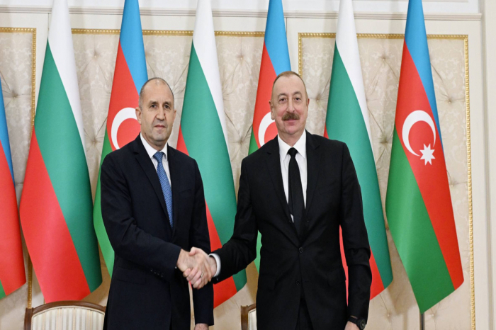  Rumen Radev envió una carta de felicitación a Ilham Aliyev 