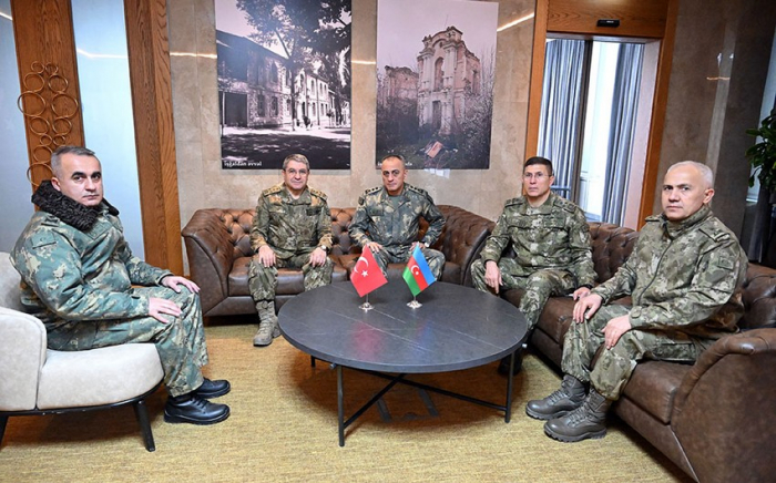 Azerbaijan Land Forces Commander meets with Turkish counterpart