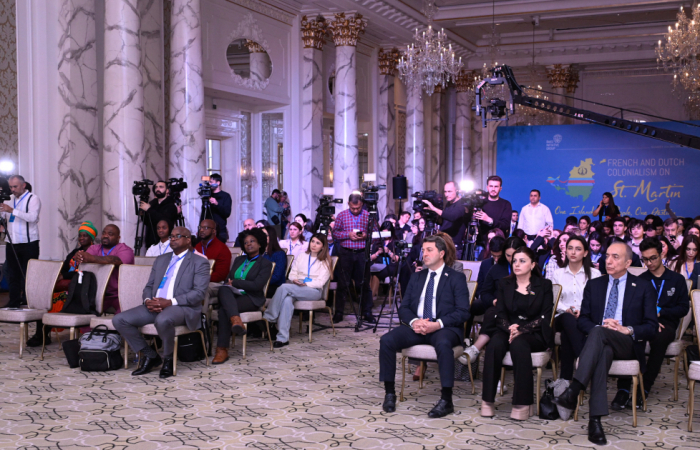   Bakú acoge una conferencia internacional sobre la isla de San Martín que está bajo el dominio colonial francés y neerlandés  