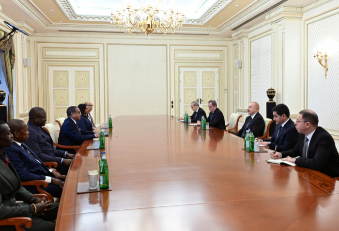   Presidente Ilham Aliyev recibe a una delegación de la República de Guinea-Bissau  