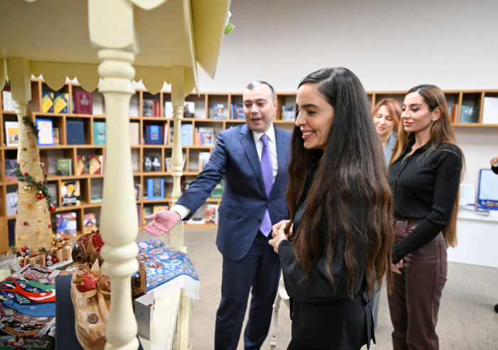 Leyla Aliyeva y Arzu Aliyeva visitaron el Centro de Desarrollo Inclusivo y Creatividad de DOST