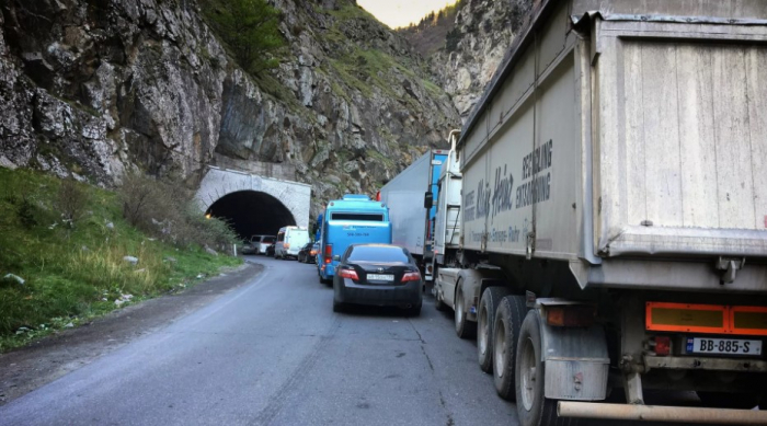 Ermənistanın mindən çox yük maşını Larsdan keçə bilmir