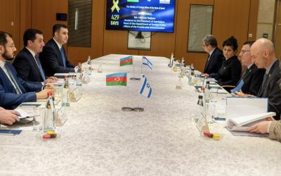  Hikmet Hajiyev se reunió con el jefe del Ministerio de Asuntos Exteriores de Israel en Jerusalén 