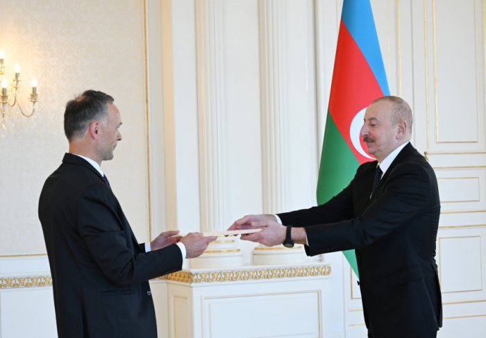   Ilham Aliyev reçoit les lettres de créance des nouveaux ambassadeurs de Lituanie et du Koweït en Azerbaïdjan  