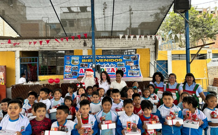 Azerbaijan’s Embassy in Peru brightens holidays for children from low-income families