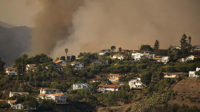   Behörden in L.A. warnen vor Preiswucher, Betrug und Luftverschmutzung  