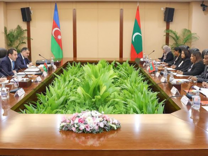 Misión gubernamental azerbaiyana efectúa visita a Maldivas