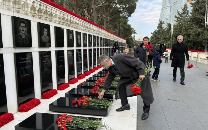 German ambassador to Baku honors memory of January 20 victims
 